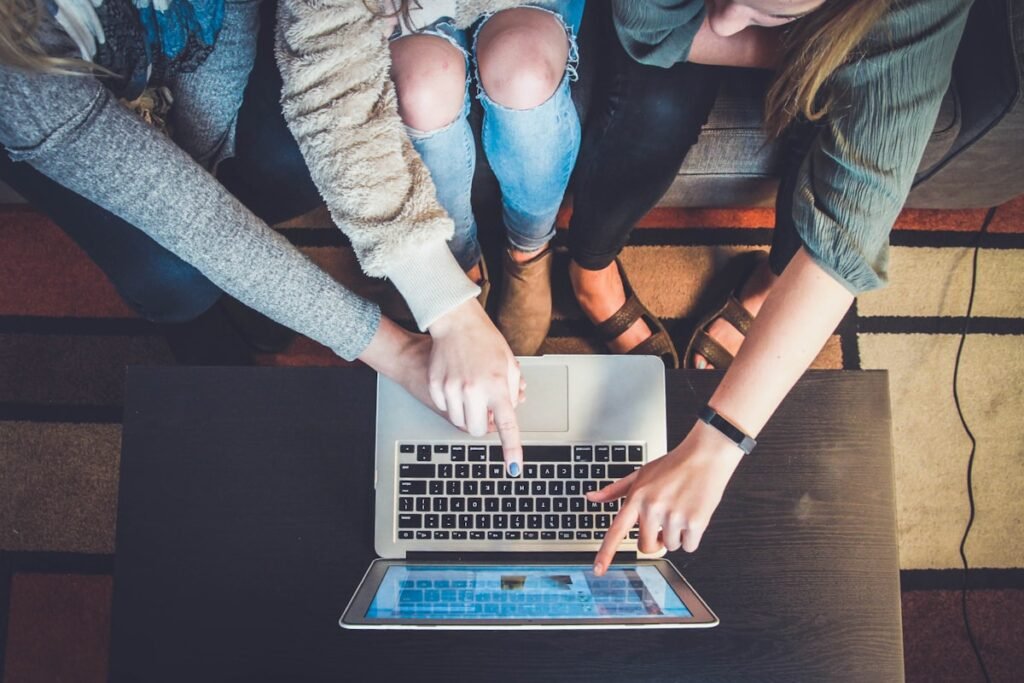 Content strategy planning representing topic clusters and pillar pages